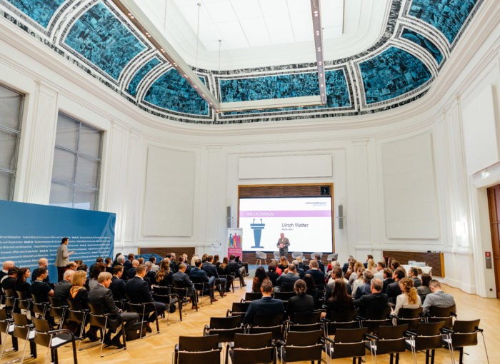 Bühne und Publikum auf der Verleihung vom Schulewirtschaft Preis 2022