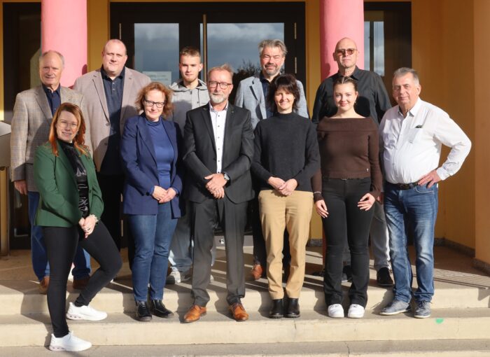 SCHULEWIRTSCHAFT Preisträger Initiative Erfurter Kreuz - Gruppenfoto von Firmenvertretern